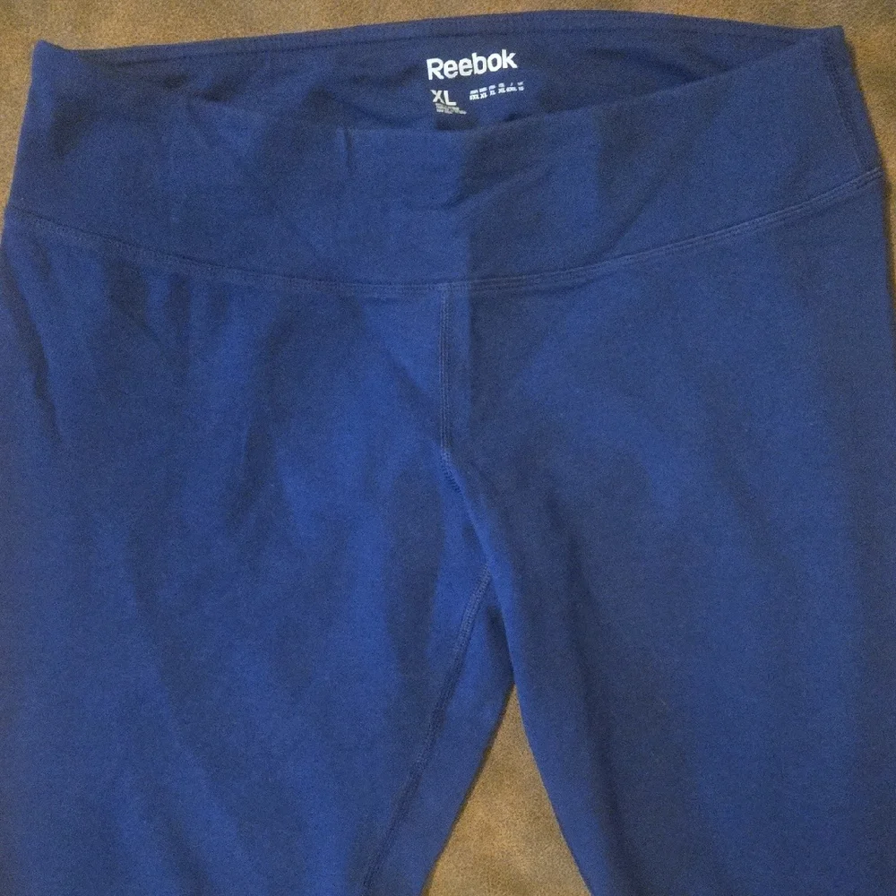 Womens Reebok Blue Leggings With a Red & White Trim and Star Design ~ Size XL - Picture 13 of 16